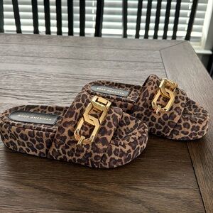 Good American leopard platform slides NWOT